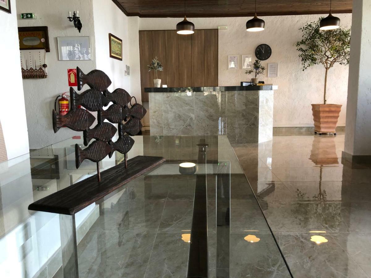Blue Sky Hotel Куцунарі Екстер'єр фото