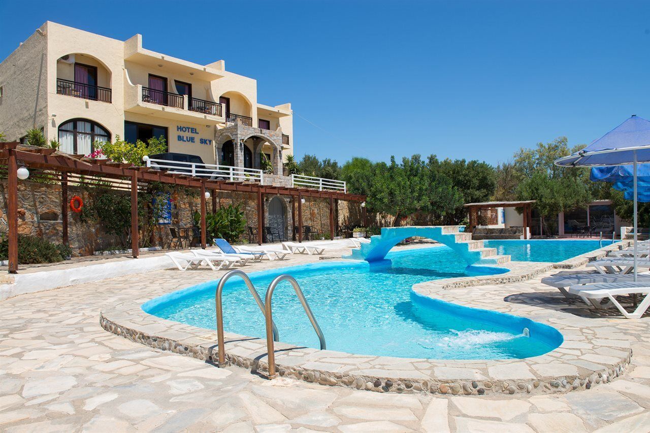 Blue Sky Hotel Куцунарі Екстер'єр фото